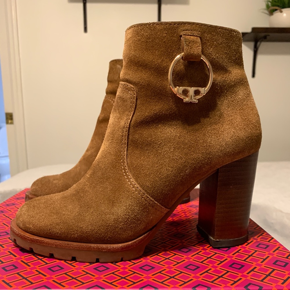 TORY BURCH - Sofia Lug Sole Bootie